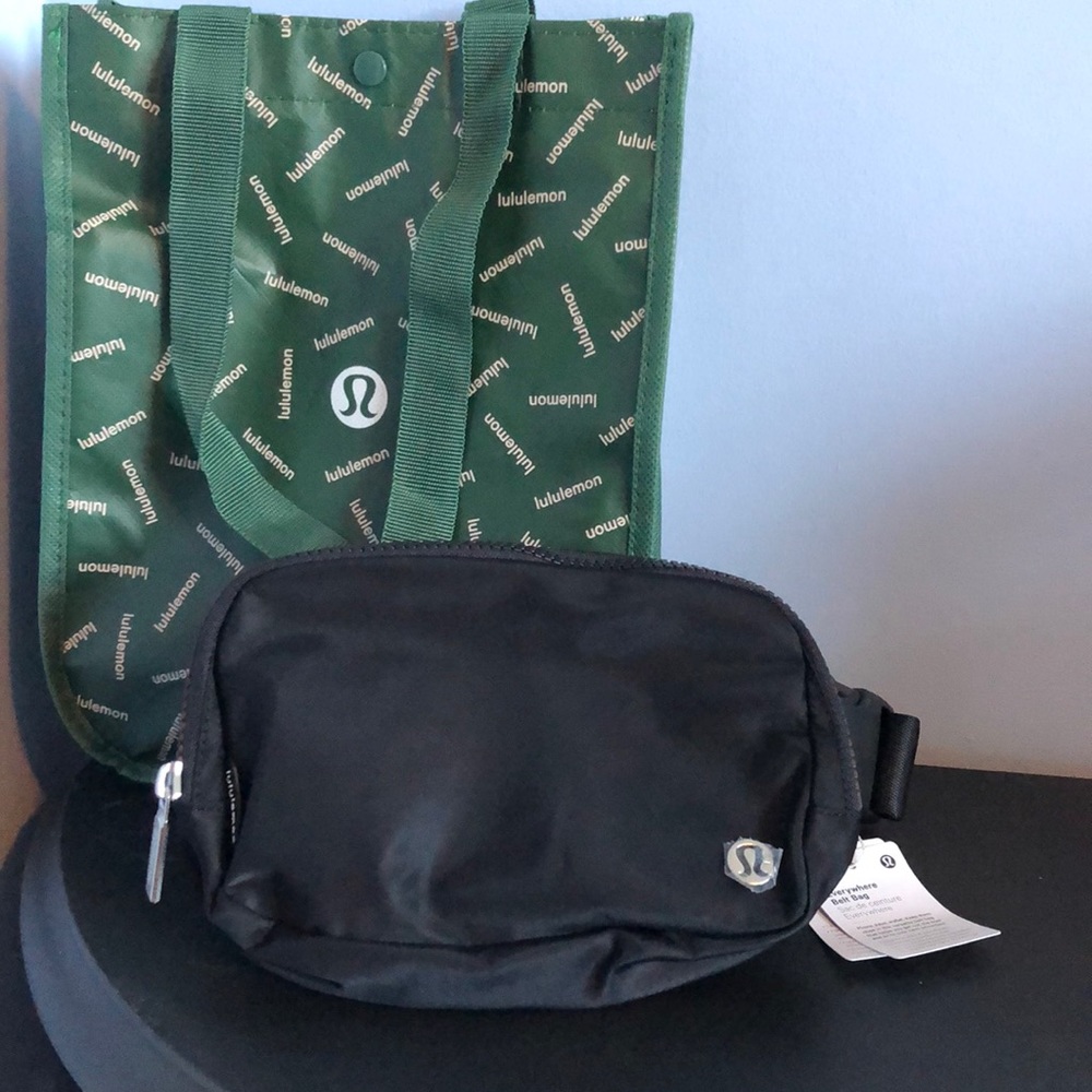 Black Lululemon Everywhere Belt Bag